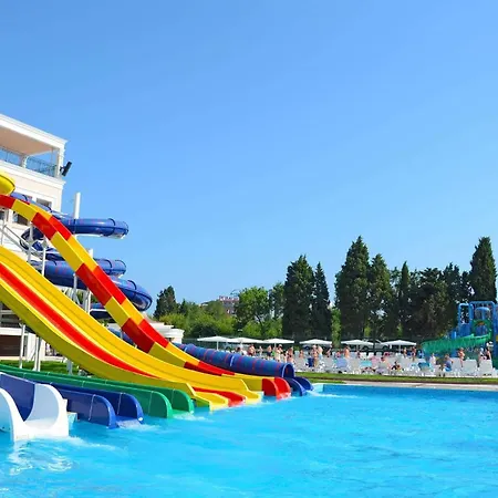 Апартаменты Black Sea 4 *